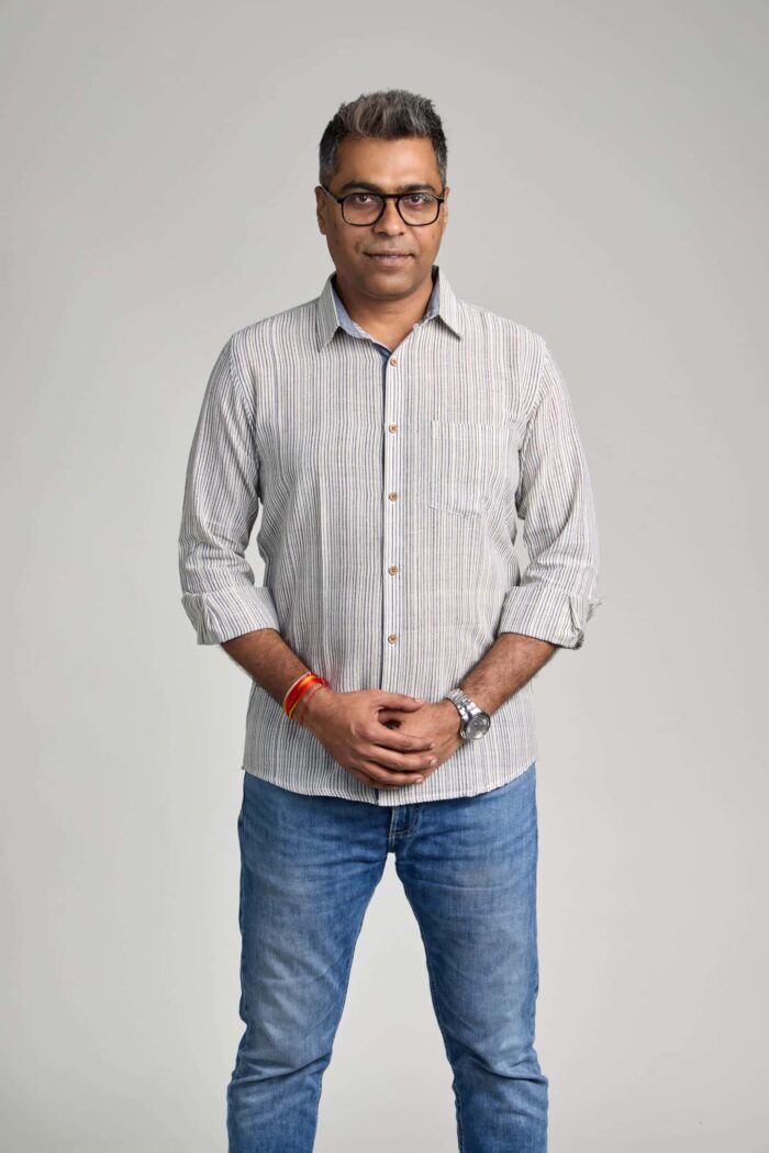 Susego White and Grey Ikat Shirt - Image 3